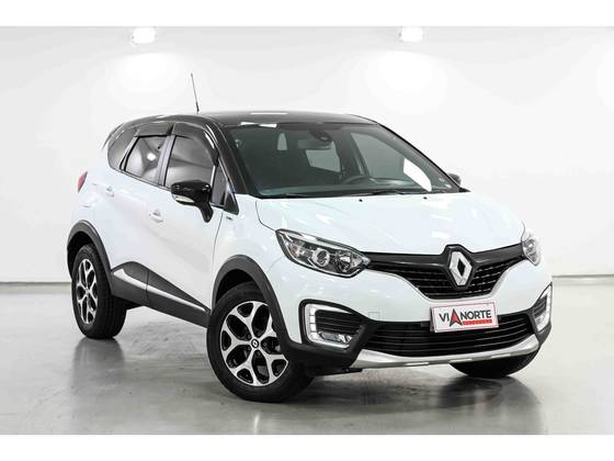 RENAULT CAPTUR 1.6 16V SCE FLEX BOSE X-TRONIC RENAULT CAPTUR 1.6 16V SCE FLEX BOSE X-TRONIC
